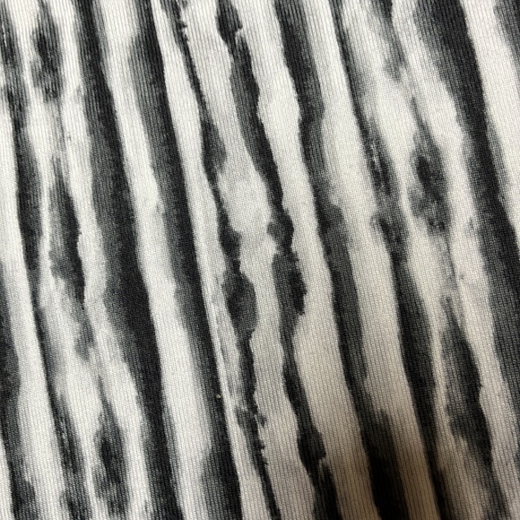 EUC Vera Wang long top - Picture 15 of 15